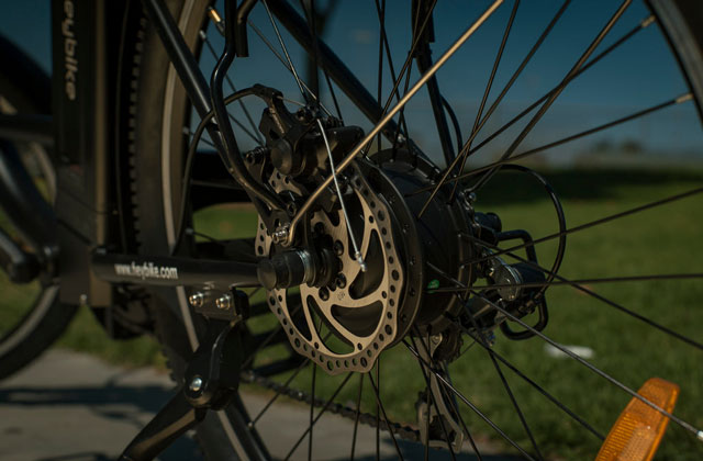 Differences Between Disc Brakes & Rim Ones